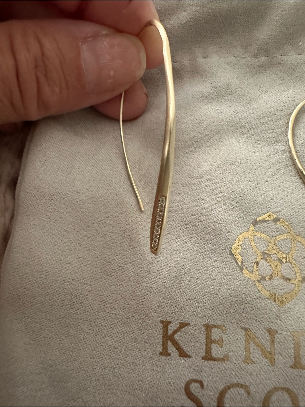 Kendra Scott Gold Curved Threader Earrings - Picture 4 of 6